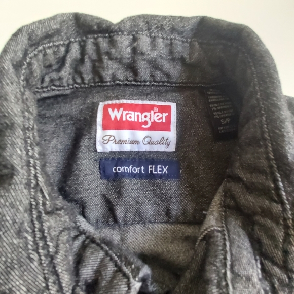 Wrangler Comfort Flex Charcoal Denim Button Up - Picture 4 of 12